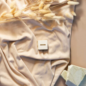 Single-Slot Square Ring Holder
